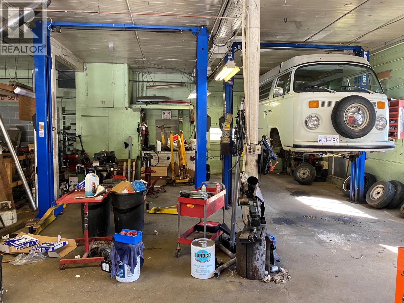 1501 Columbia Avenue, Castlegar, British Columbia  V1N 1H8 - Photo 17 - 10365360