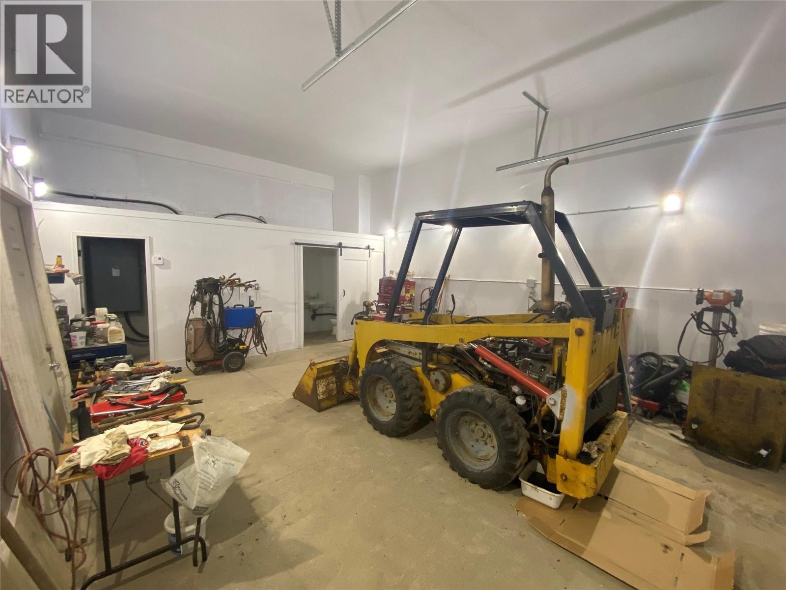 1501 Columbia Avenue, Castlegar, British Columbia  V1N 1H8 - Photo 20 - 10365360