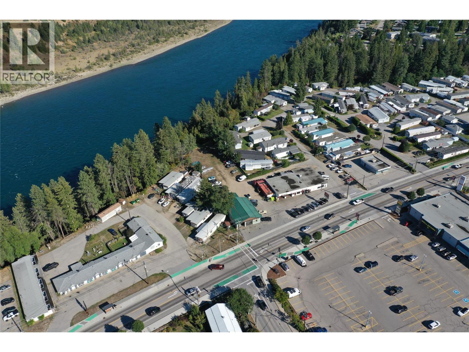 1501 Columbia Avenue, Castlegar, British Columbia  V1N 1H8 - Photo 3 - 10365360