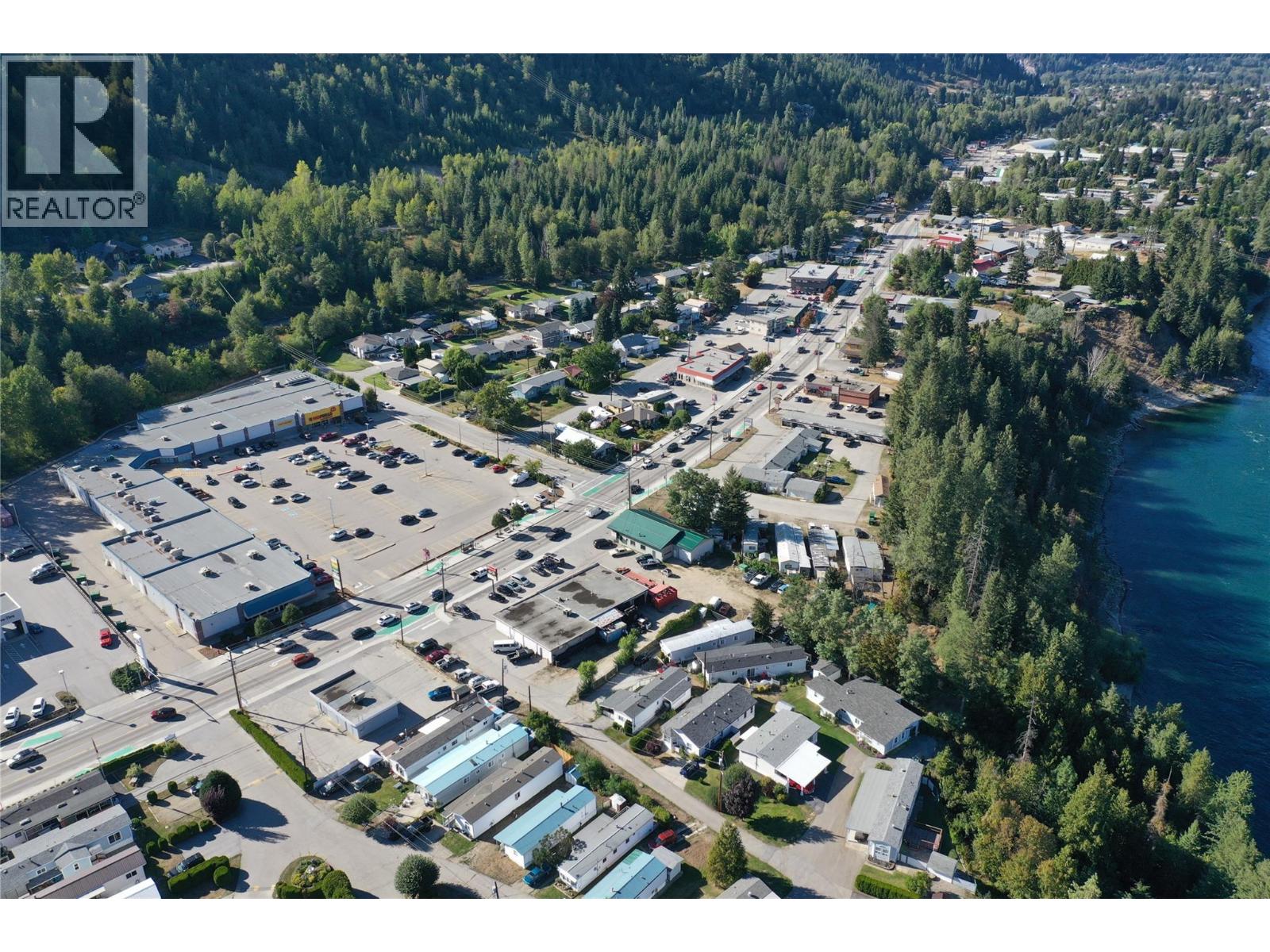 1501 Columbia Avenue, Castlegar, British Columbia  V1N 1H8 - Photo 6 - 10365360