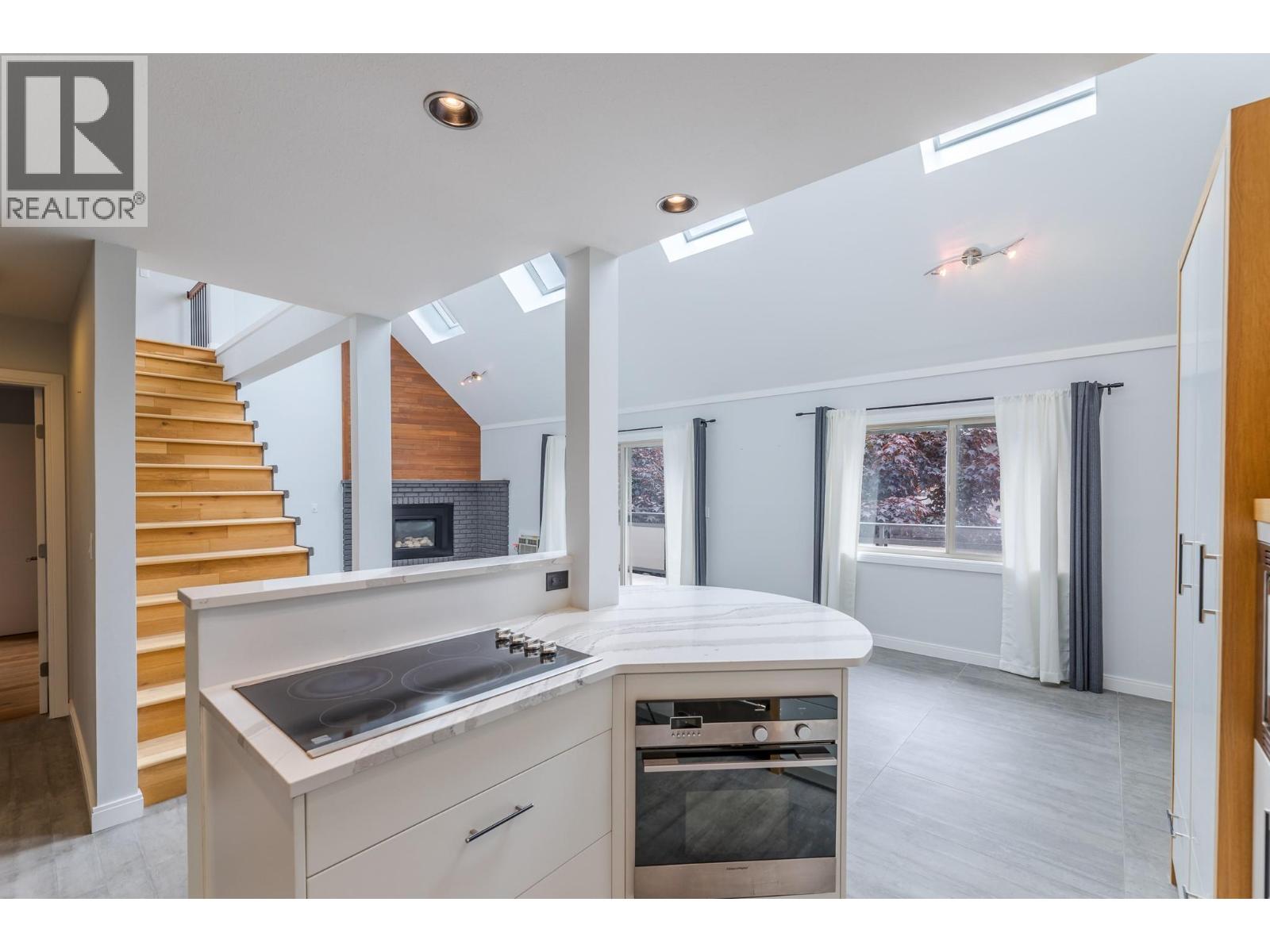 335 Churchill Avenue Unit# 201, Penticton, British Columbia  V2A 1C9 - Photo 4 - 10365318