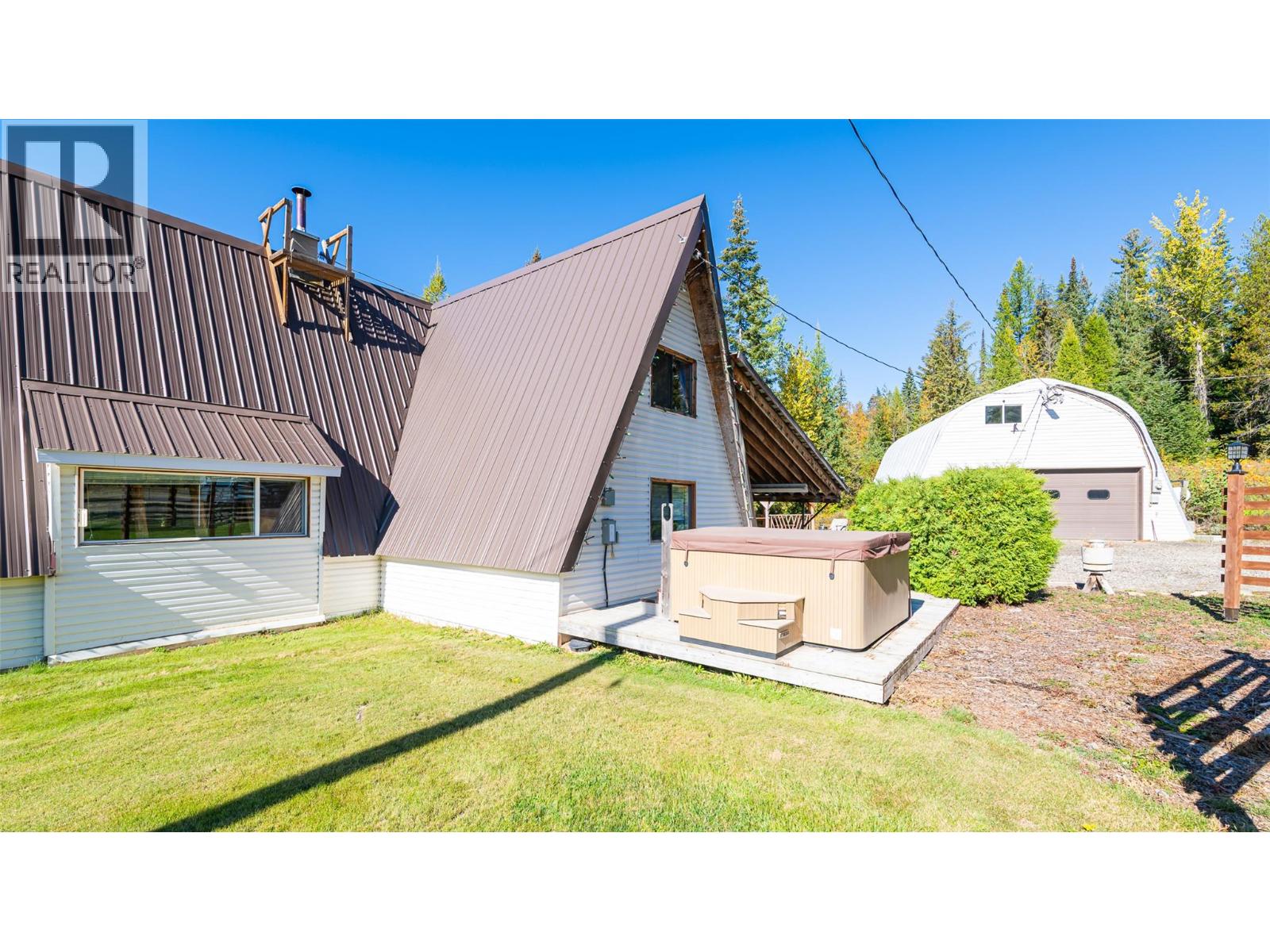 7698 3 Highway, Yahk, British Columbia  V0B 2P0 - Photo 23 - 10365419
