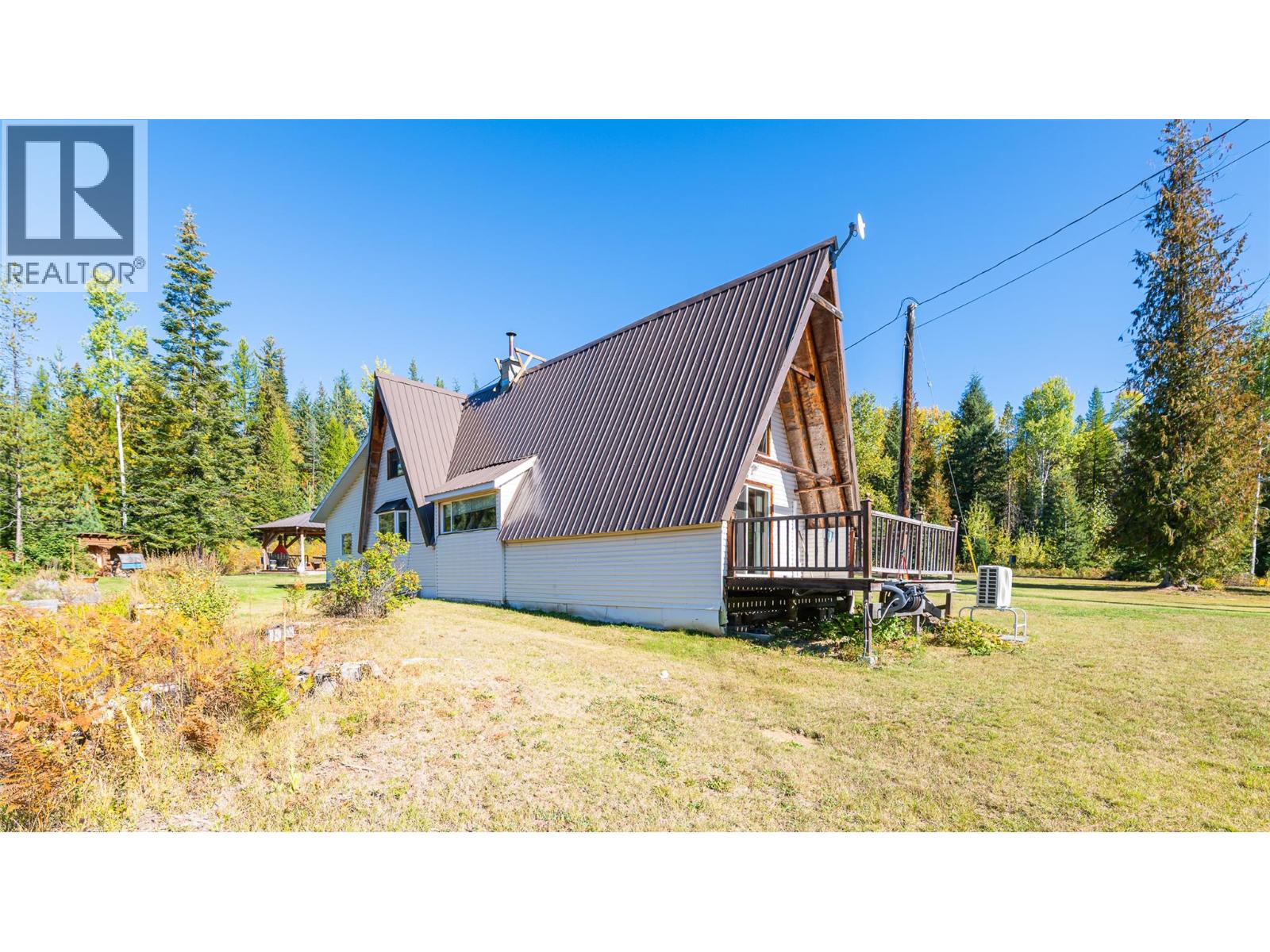 7698 3 Highway, Yahk, British Columbia  V0B 2P0 - Photo 25 - 10365419