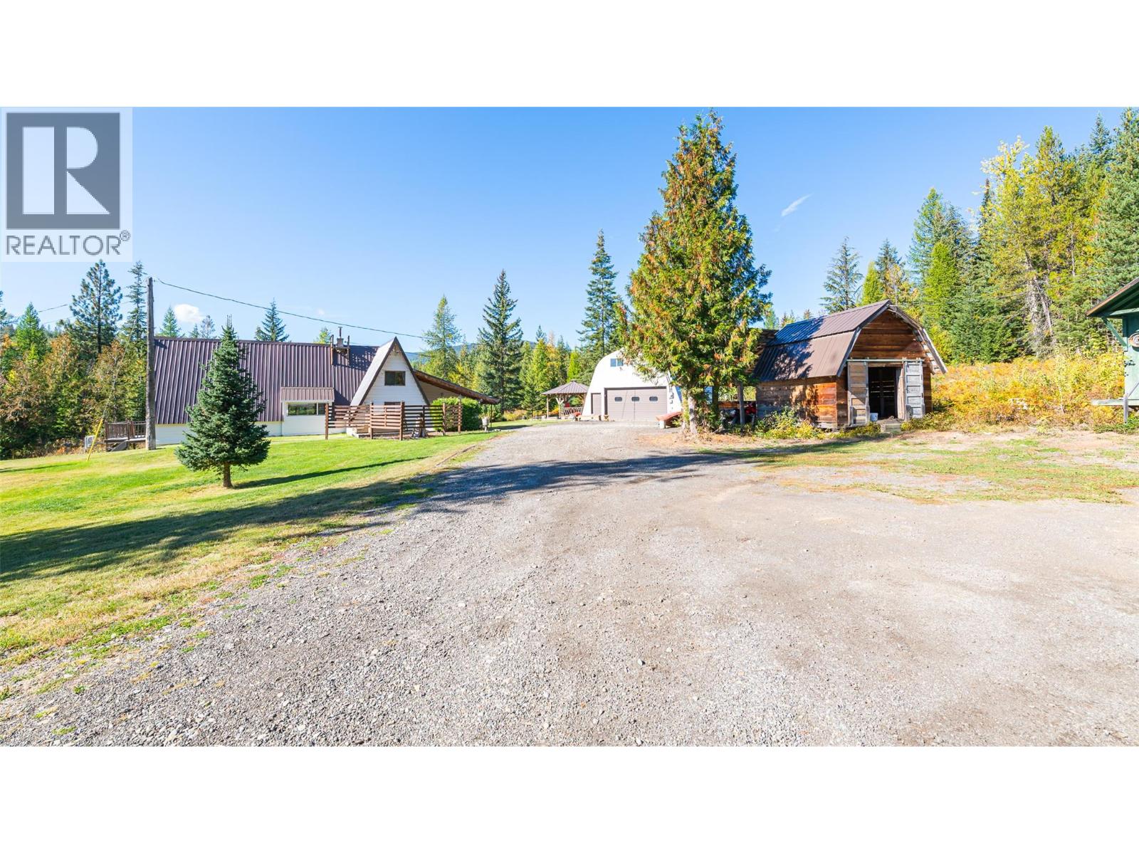 7698 3 Highway, Yahk, British Columbia  V0B 2P0 - Photo 27 - 10365419