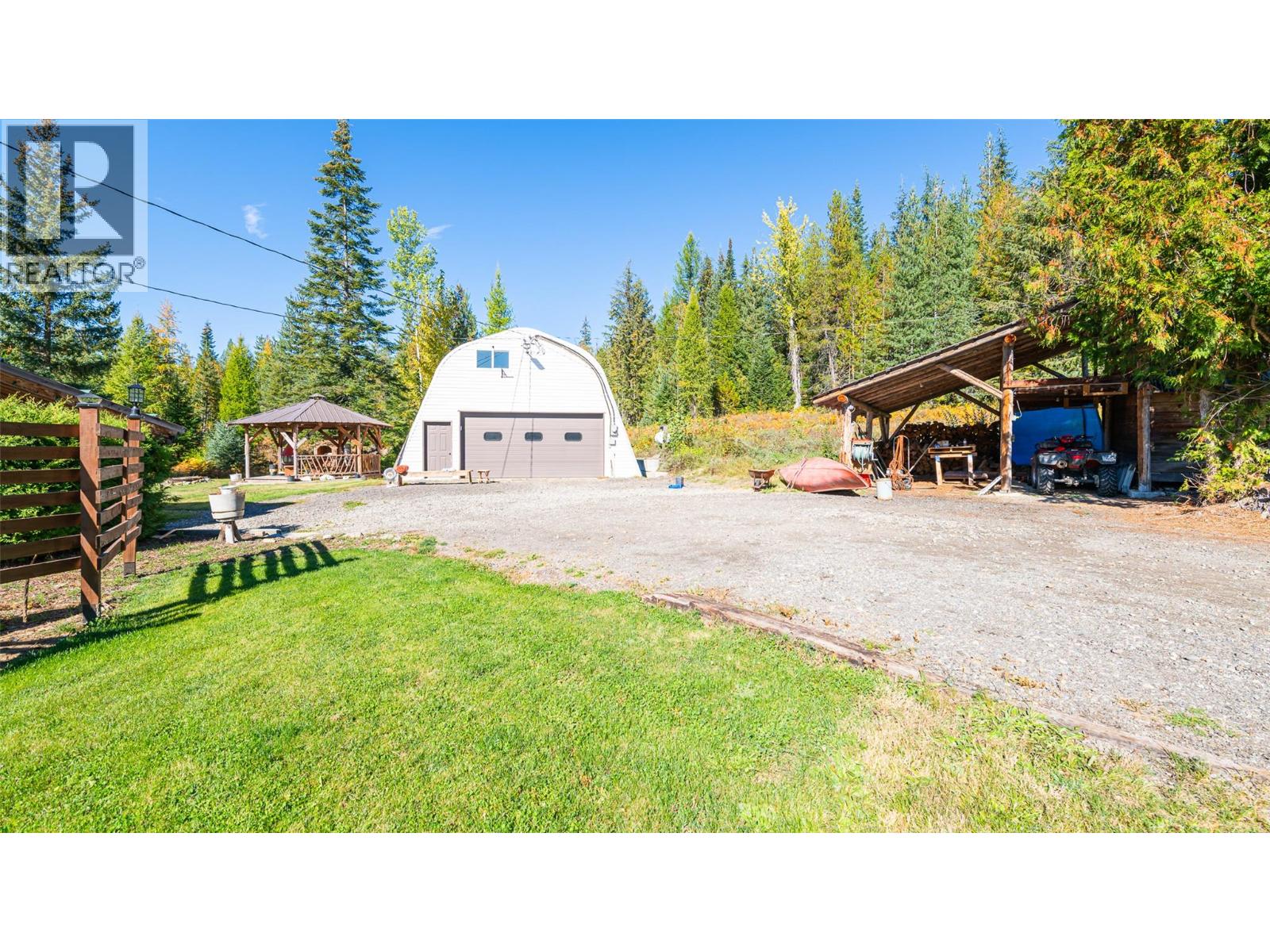7698 3 Highway, Yahk, British Columbia  V0B 2P0 - Photo 29 - 10365419