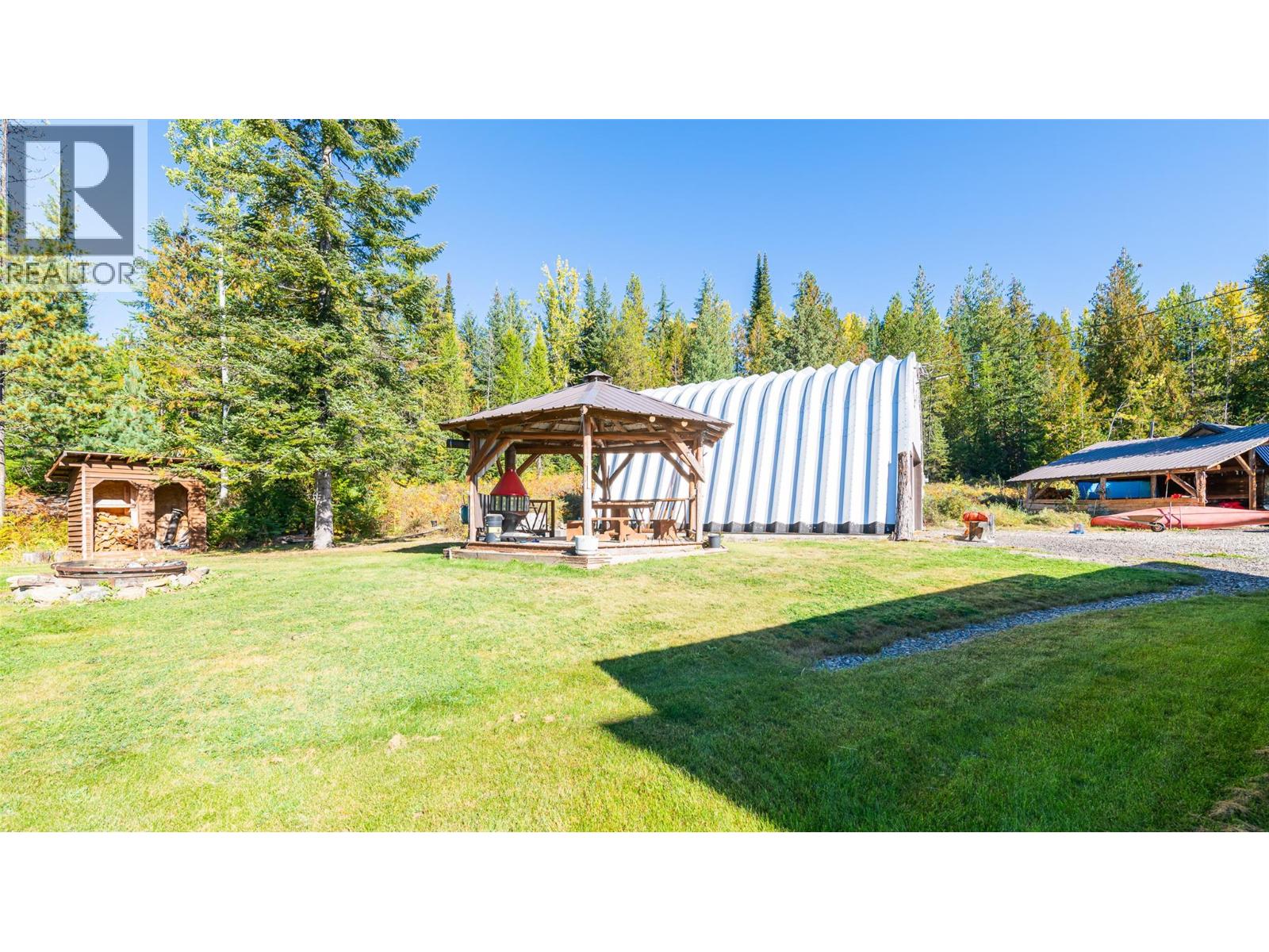 7698 3 Highway, Yahk, British Columbia  V0B 2P0 - Photo 35 - 10365419