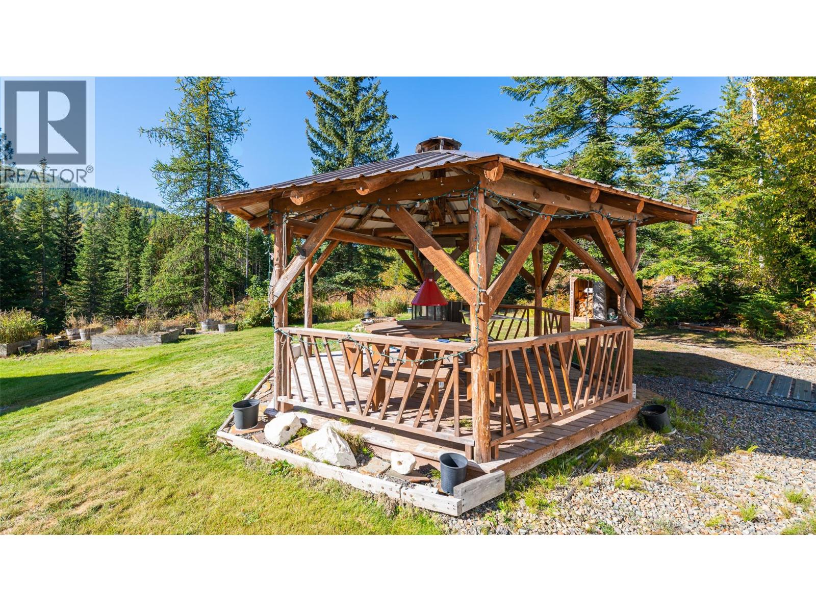 7698 3 Highway, Yahk, British Columbia  V0B 2P0 - Photo 36 - 10365419