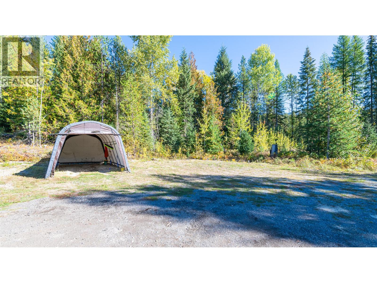 7698 3 Highway, Yahk, British Columbia  V0B 2P0 - Photo 42 - 10365419