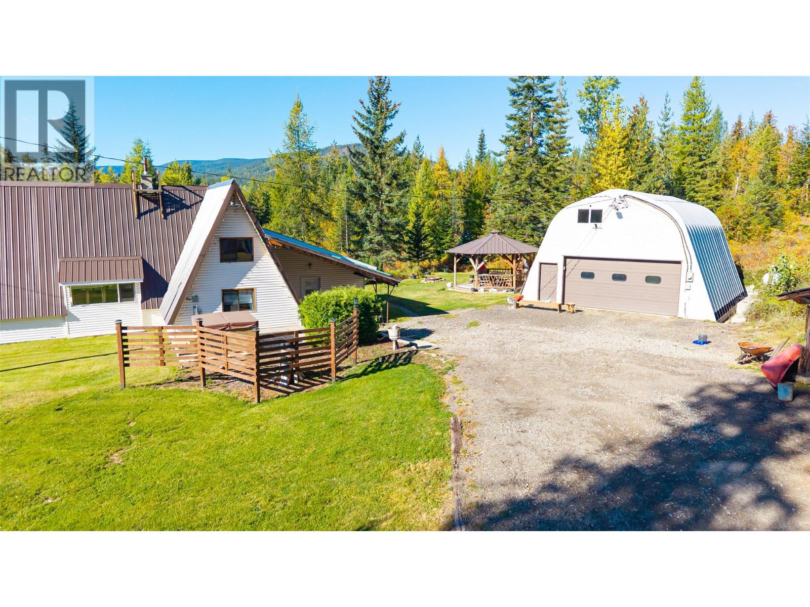 7698 3 Highway, Yahk, British Columbia  V0B 2P0 - Photo 44 - 10365419