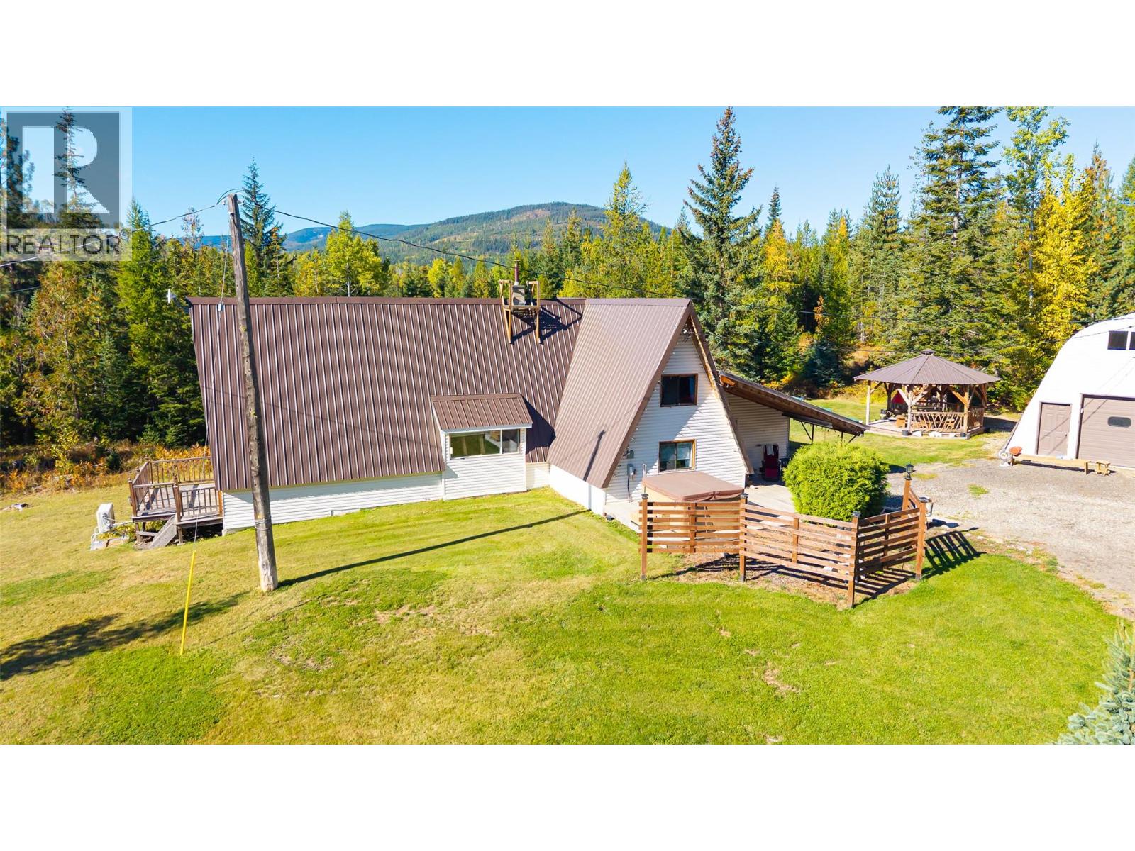 7698 3 Highway, Yahk, British Columbia  V0B 2P0 - Photo 45 - 10365419