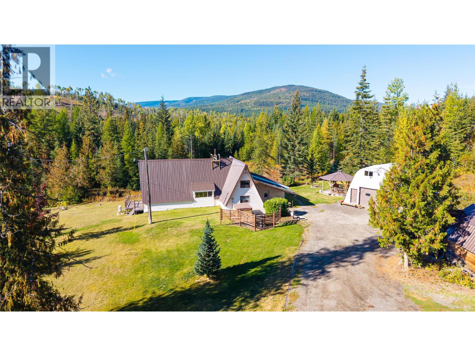 7698 3 Highway, Yahk, British Columbia  V0B 2P0 - Photo 46 - 10365419