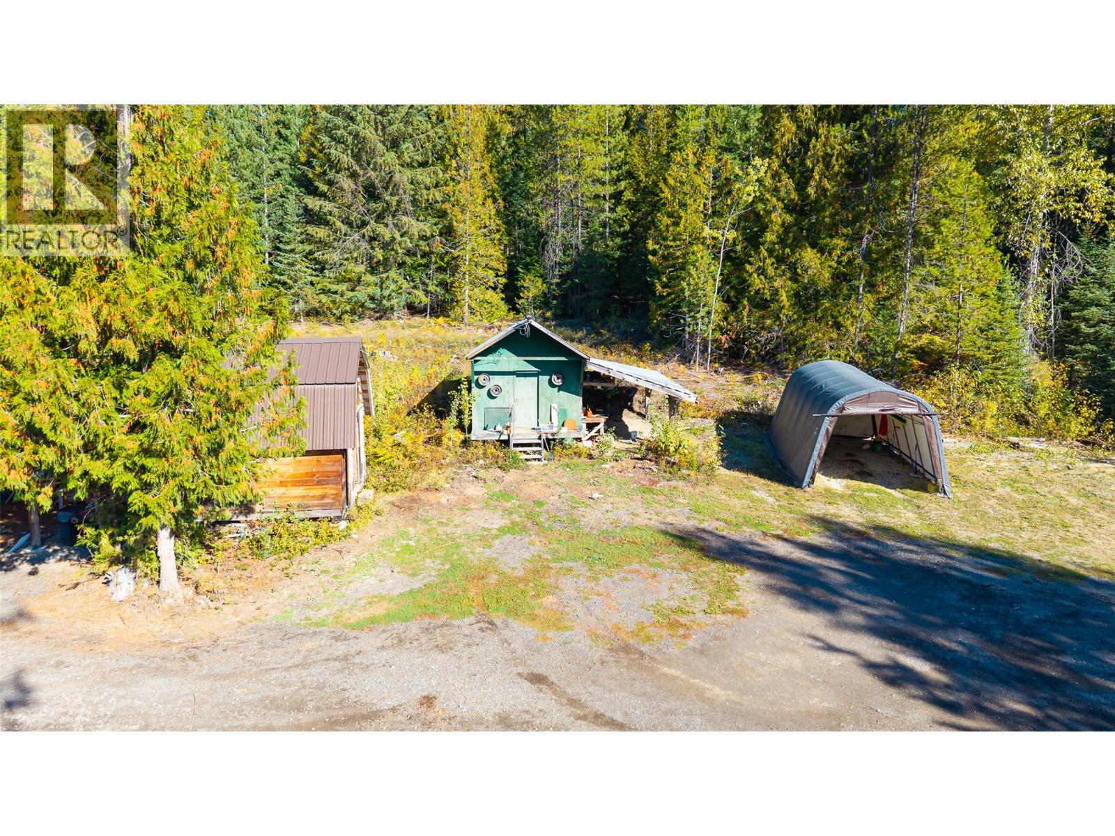 7698 3 Highway, Yahk, British Columbia  V0B 2P0 - Photo 48 - 10365419