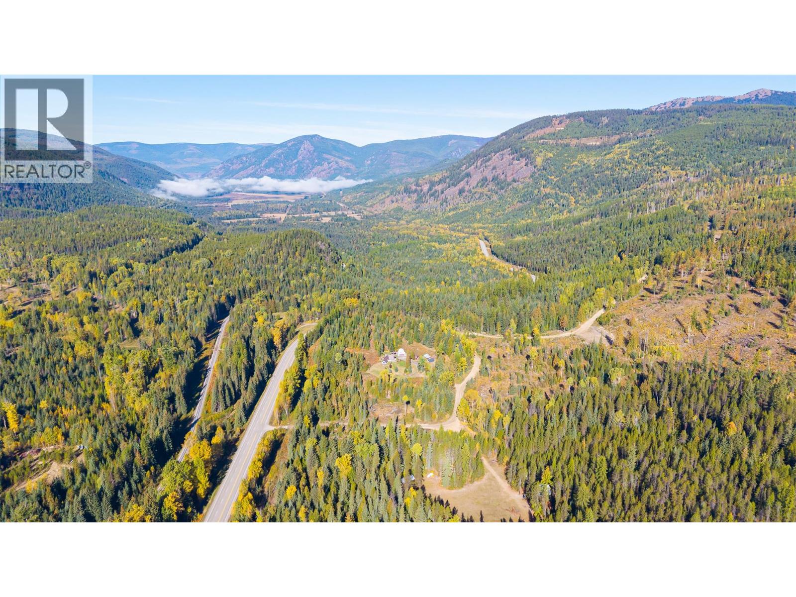 7698 3 Highway, Yahk, British Columbia  V0B 2P0 - Photo 58 - 10365419