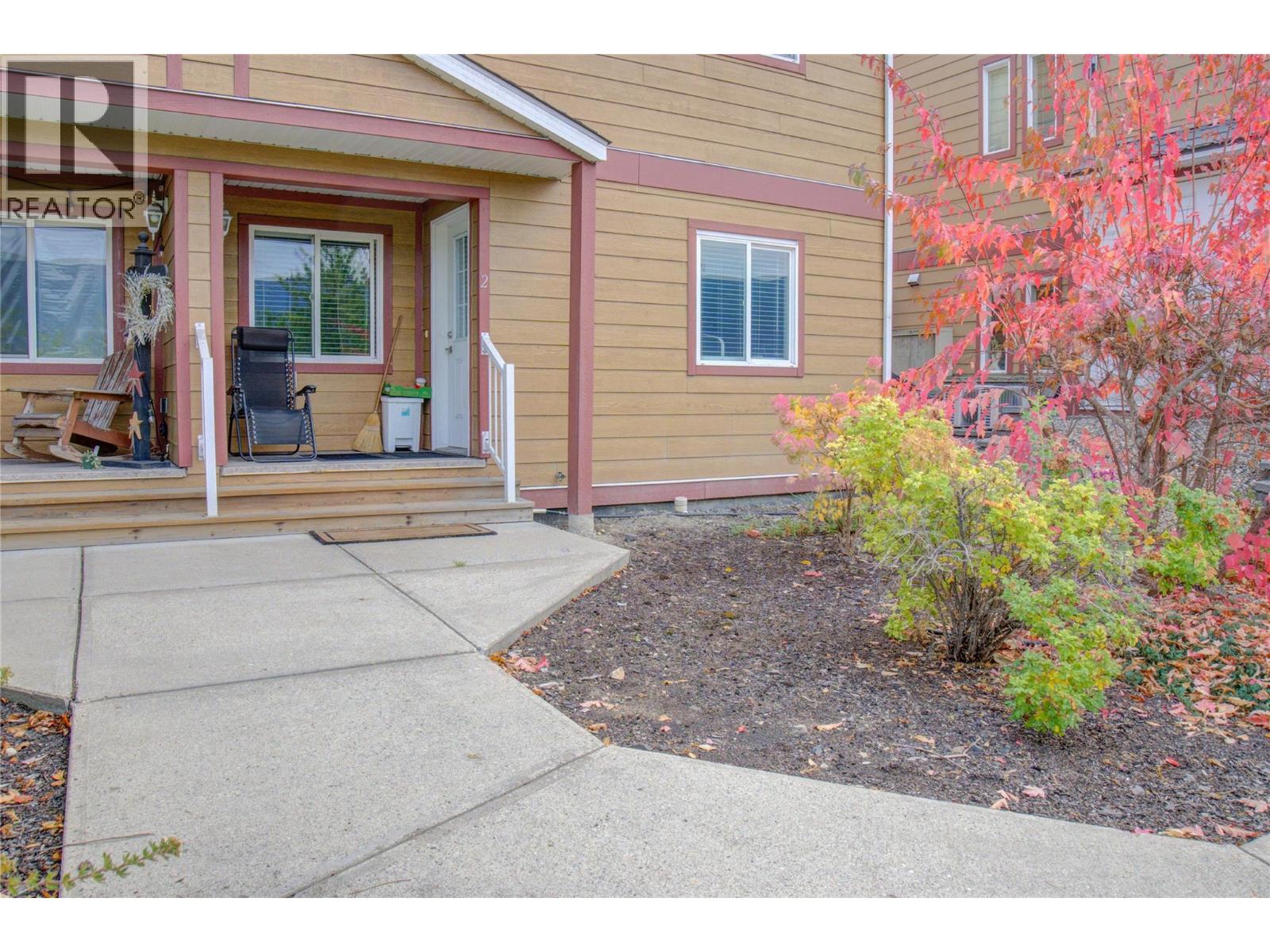 1070 1 Street Se Unit# 2, Salmon Arm, British Columbia  V1E 0B6 - Photo 3 - 10365331