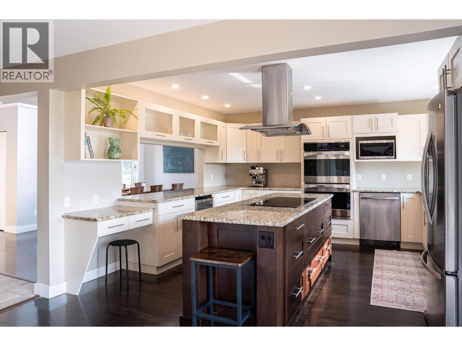 2626 Airport Way, Revelstoke, British Columbia  V0E 2S3 - Photo 17 - 10362336