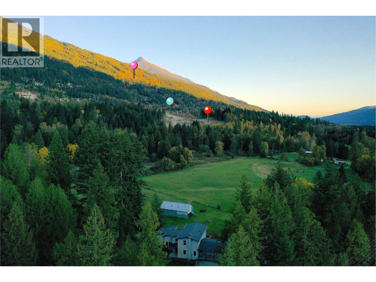 2626 Airport Way, Revelstoke, British Columbia  V0E 2S3 - Photo 3 - 10362336