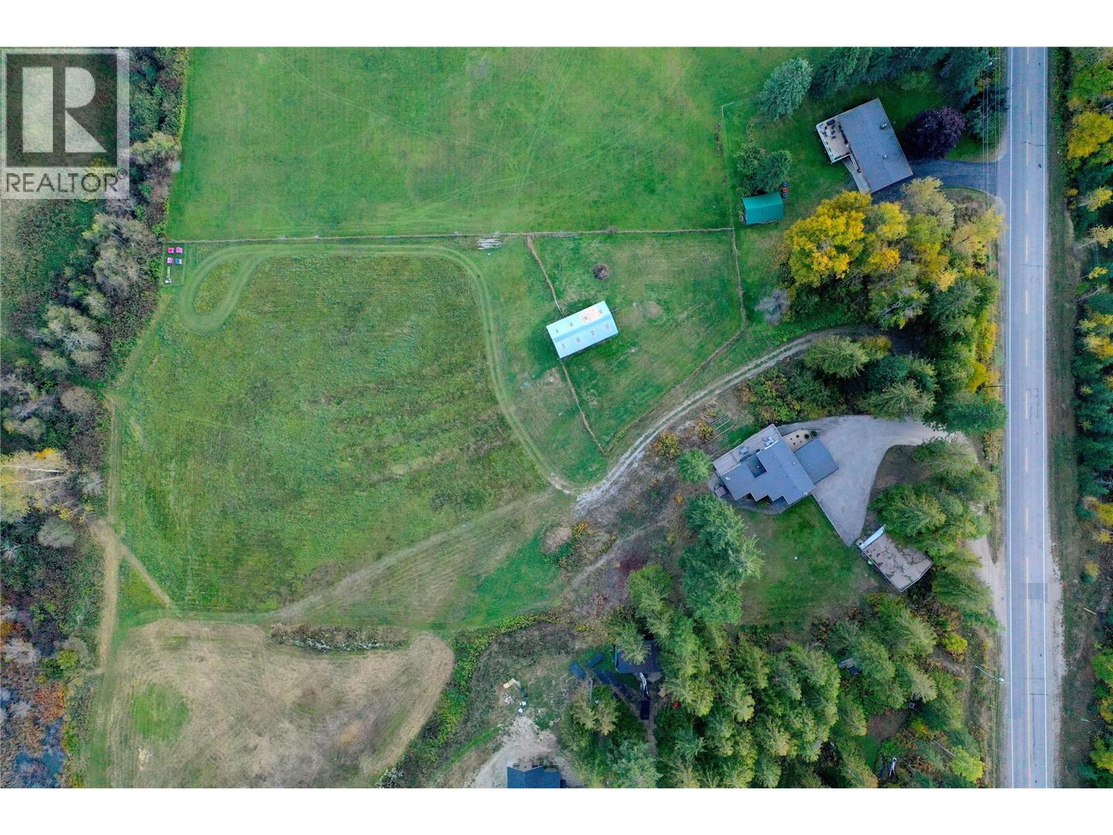 2626 Airport Way, Revelstoke, British Columbia  V0E 2S3 - Photo 4 - 10362336