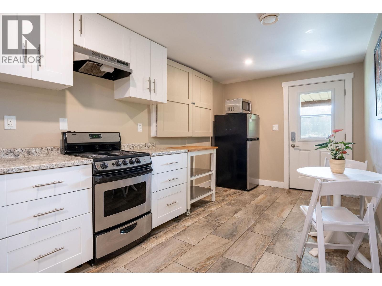 2626 Airport Way, Revelstoke, British Columbia  V0E 2S3 - Photo 44 - 10362336