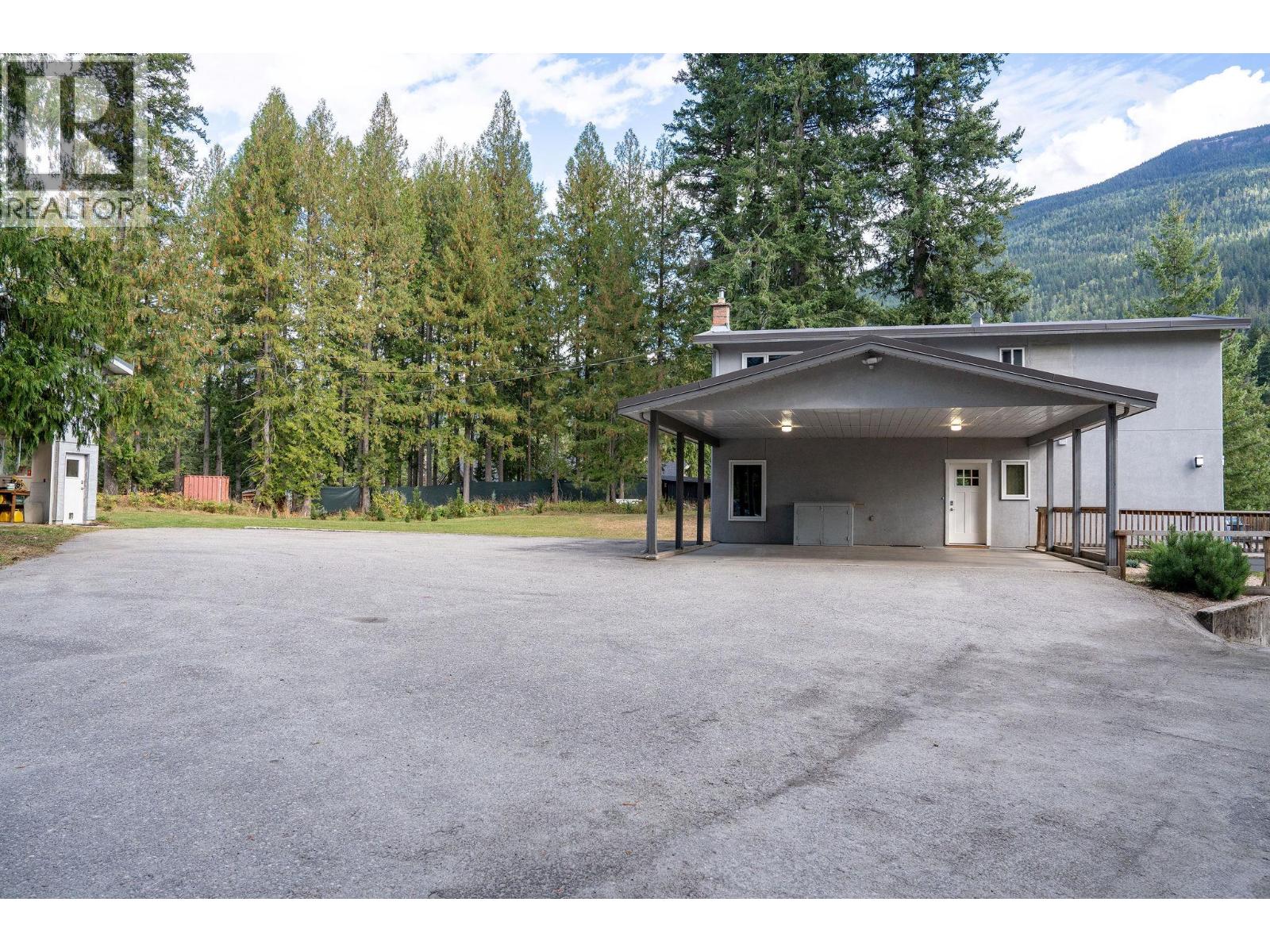 2626 Airport Way, Revelstoke, British Columbia  V0E 2S3 - Photo 64 - 10362336