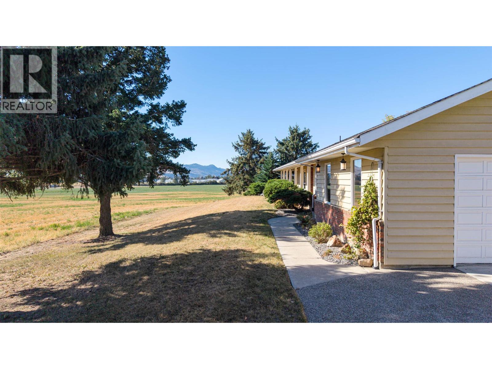 683 Clinton Road, Spallumcheen, British Columbia  V4Y 0P3 - Photo 7 - 10363368