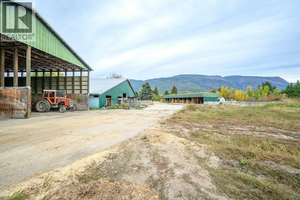 128 Grindrod Westside Road, Grindrod, British Columbia  V0E 1Y0 - Photo 14 - 10365583