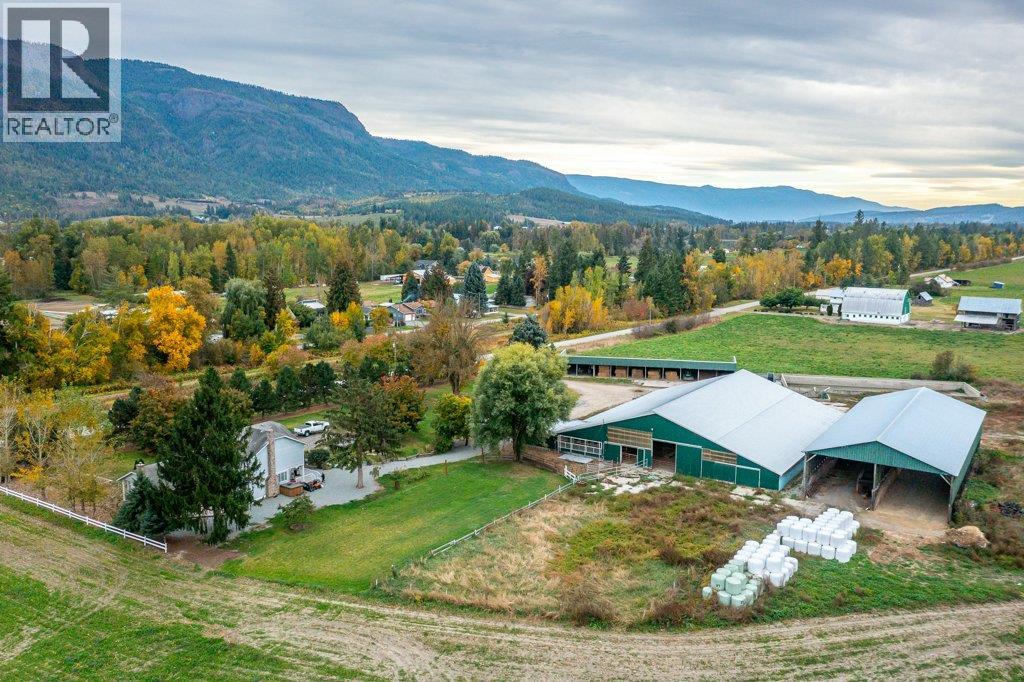 128 Grindrod Westside Road, Grindrod, British Columbia  V0E 1Y0 - Photo 3 - 10365583