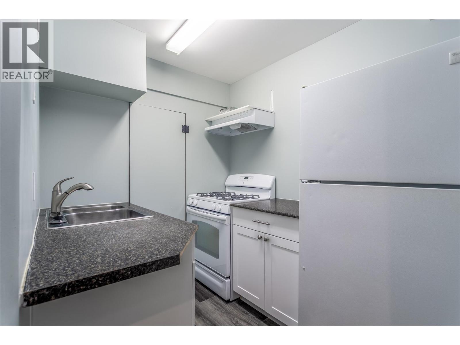 1415 Highland Drive S, Kelowna, British Columbia  V1Y 3W3 - Photo 32 - 10365215