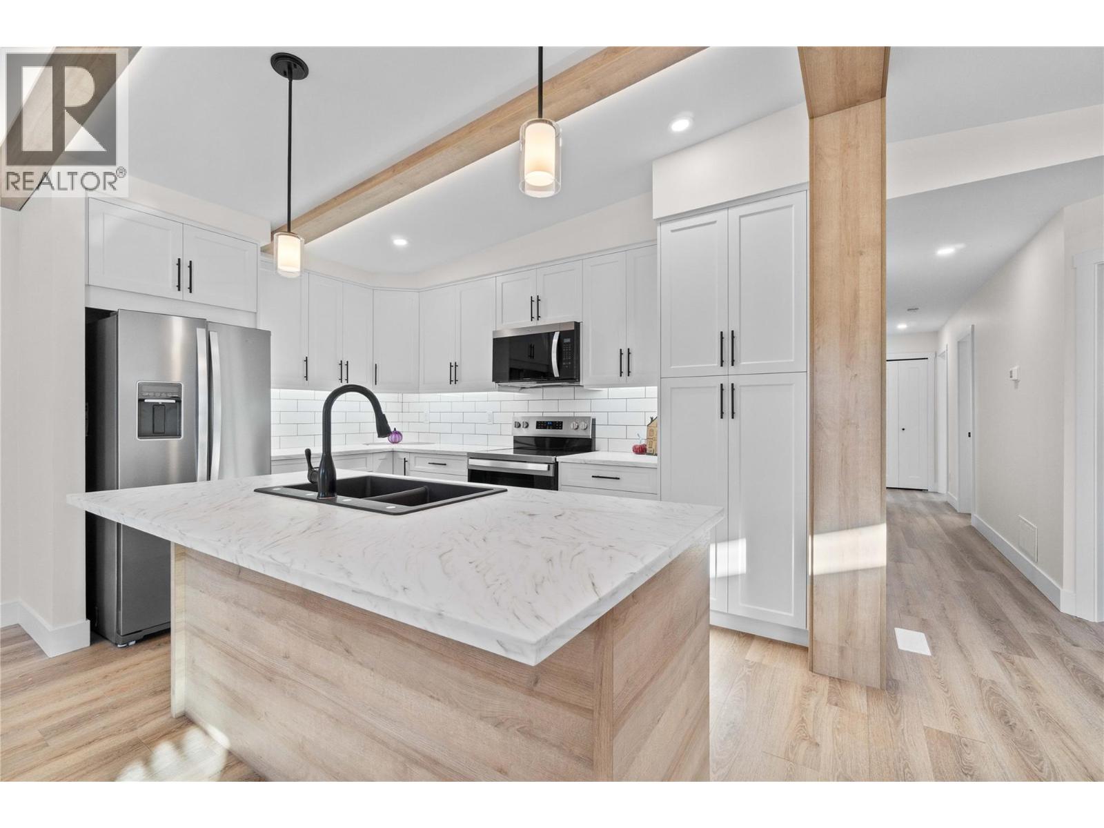 730 Elderberry Walk, Sicamous, British Columbia  V0E 2V0 - Photo 7 - 10365539