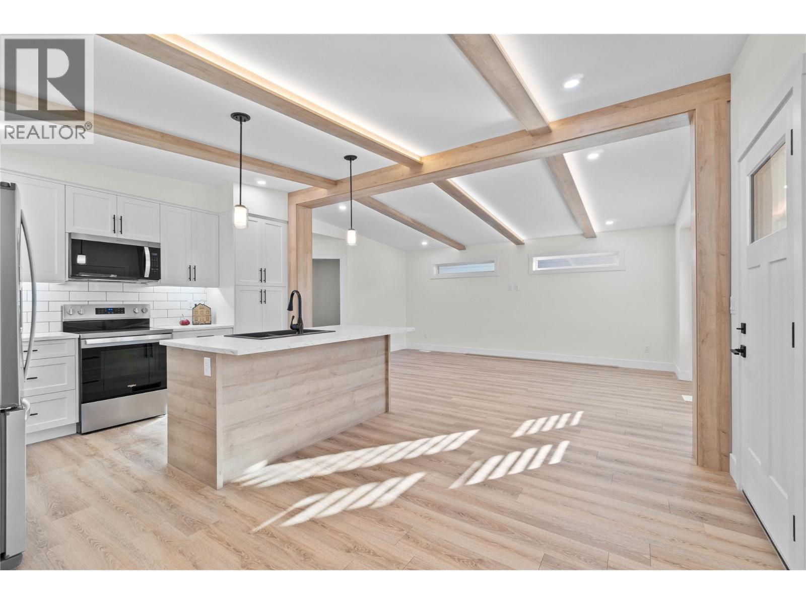 730 Elderberry Walk, Sicamous, British Columbia  V0E 2V0 - Photo 9 - 10365539