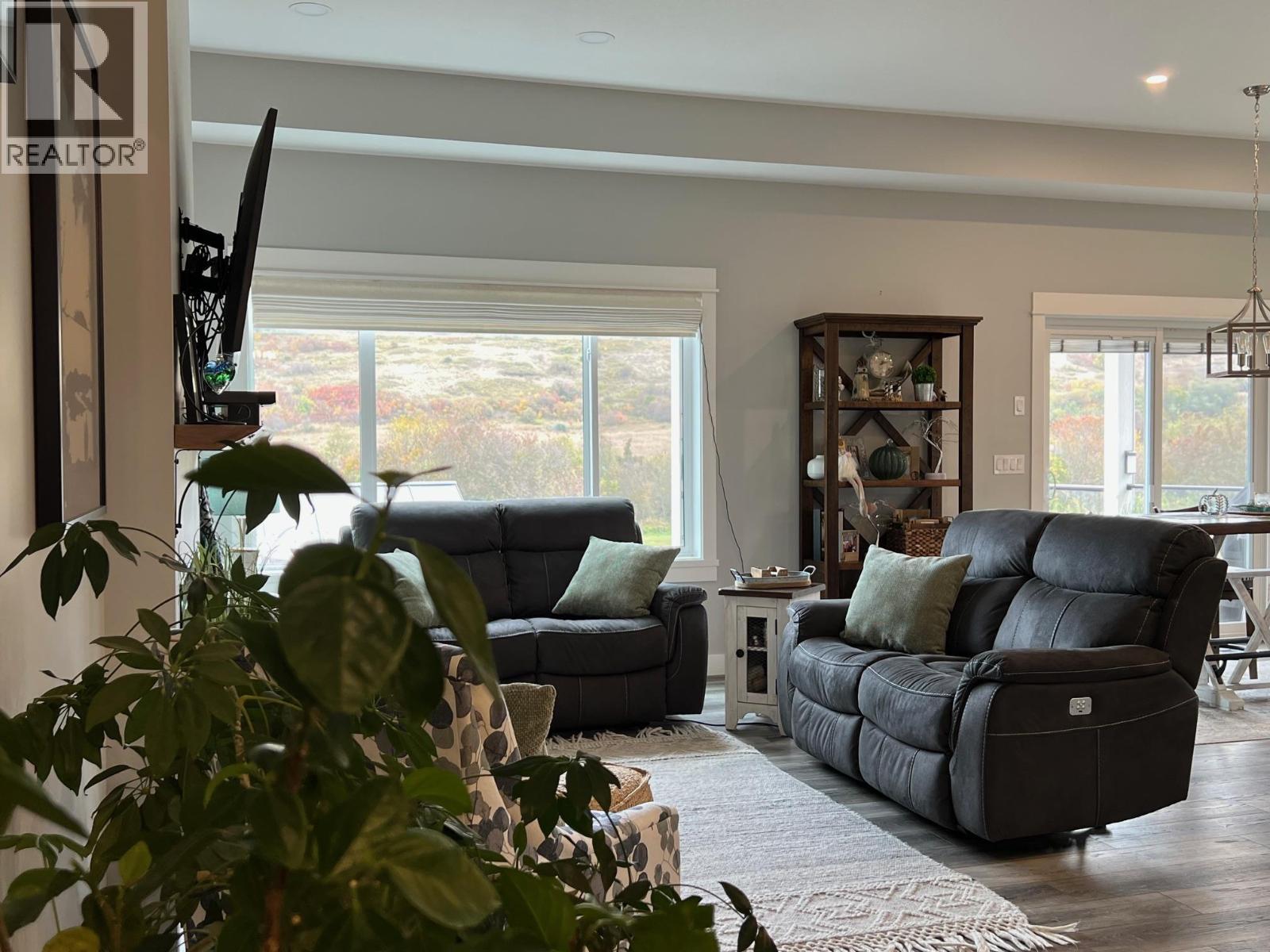 457 4 Th Street, Vernon, British Columbia  V1H 1Z1 - Photo 3 - 10365398