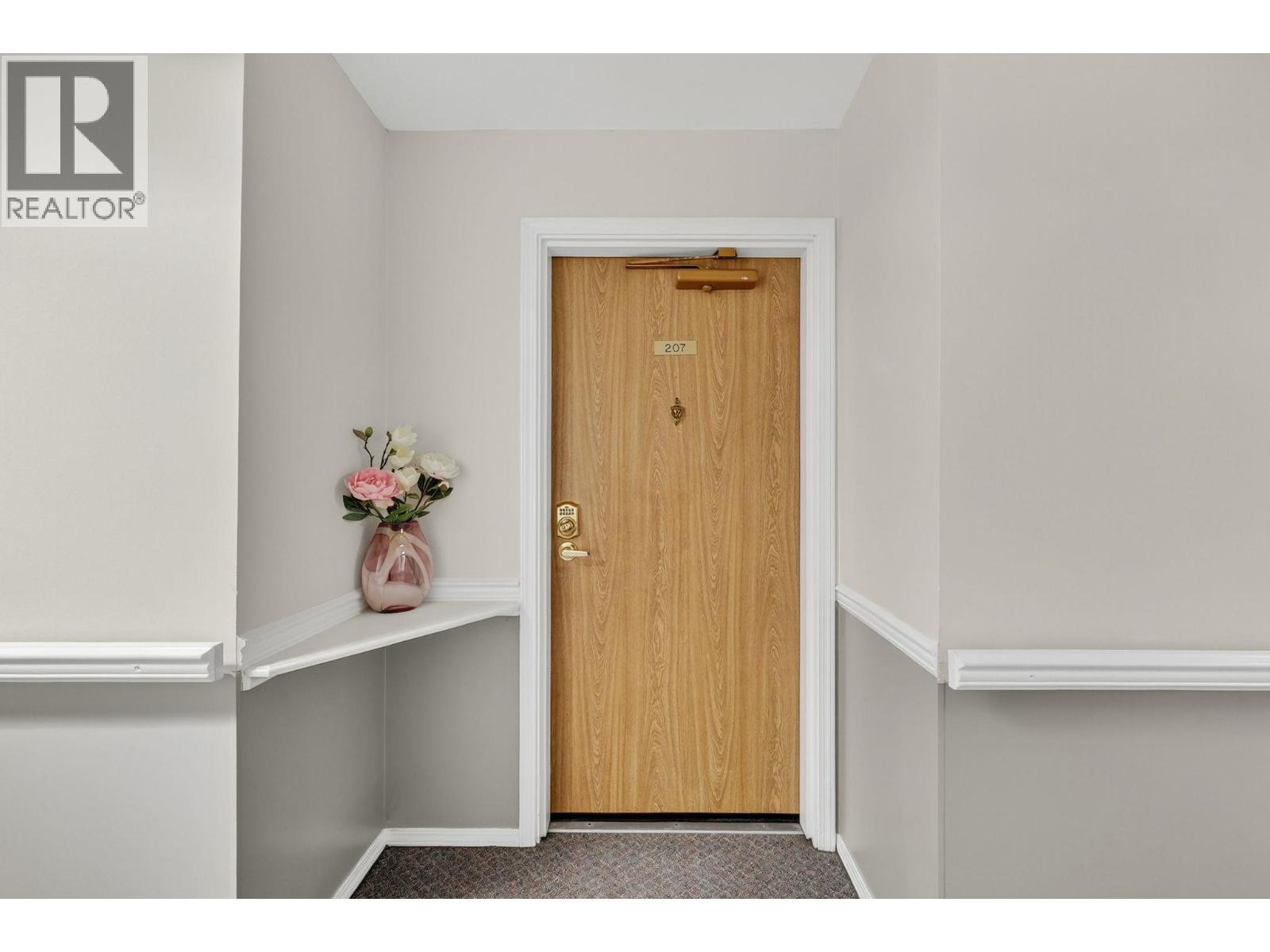 575 Sutherland Avenue Unit# 207, Kelowna, British Columbia  V1Y 8V1 - Photo 4 - 10365621