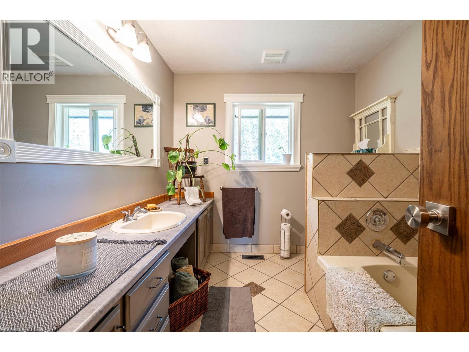 4250 Frederick Road, Armstrong, British Columbia  V3Y 0M9 - Photo 22 - 10365498