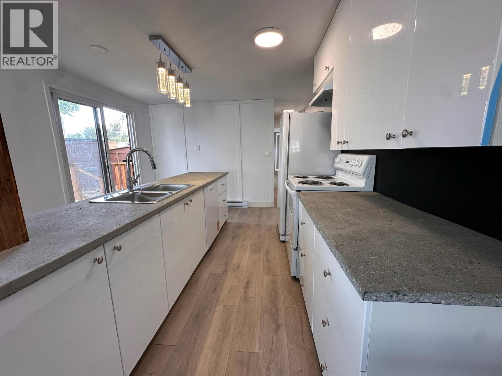 3999 Skaha Lake Road Unit# 34, Penticton, British Columbia  V2A 6J7 - Photo 5 - 10365519