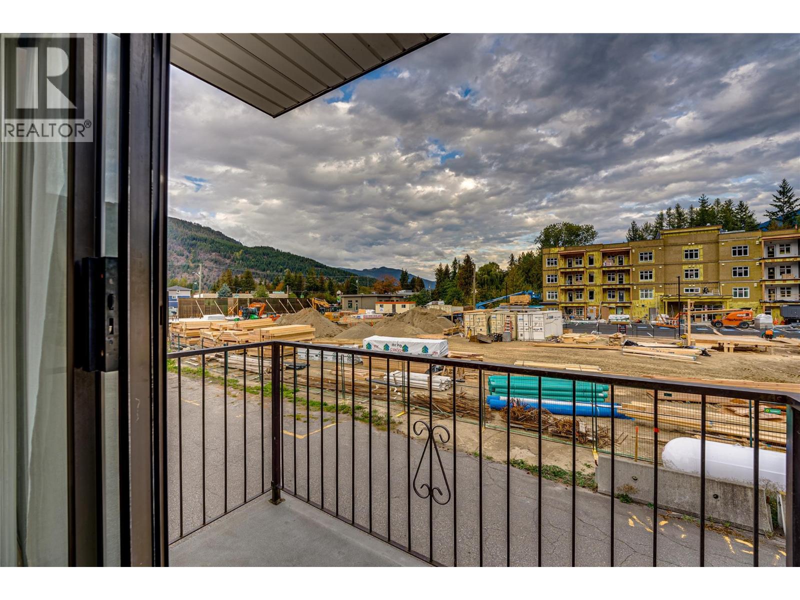409 Main Street Unit# 206, Sicamous, British Columbia  V0E 2V0 - Photo 2 - 10365709