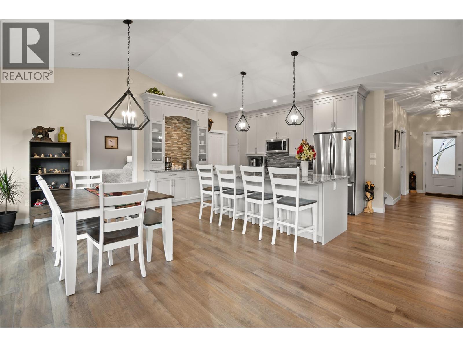 6909 Columbia Ridge Drive, Fairmont Hot Springs, British Columbia  V0B 1L2 - Photo 11 - 10365708