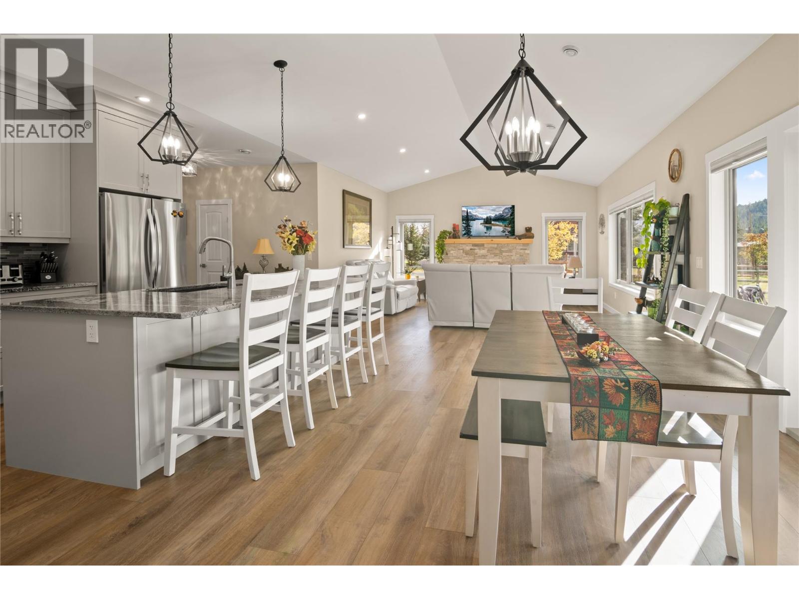 6909 Columbia Ridge Drive, Fairmont Hot Springs, British Columbia  V0B 1L2 - Photo 13 - 10365708