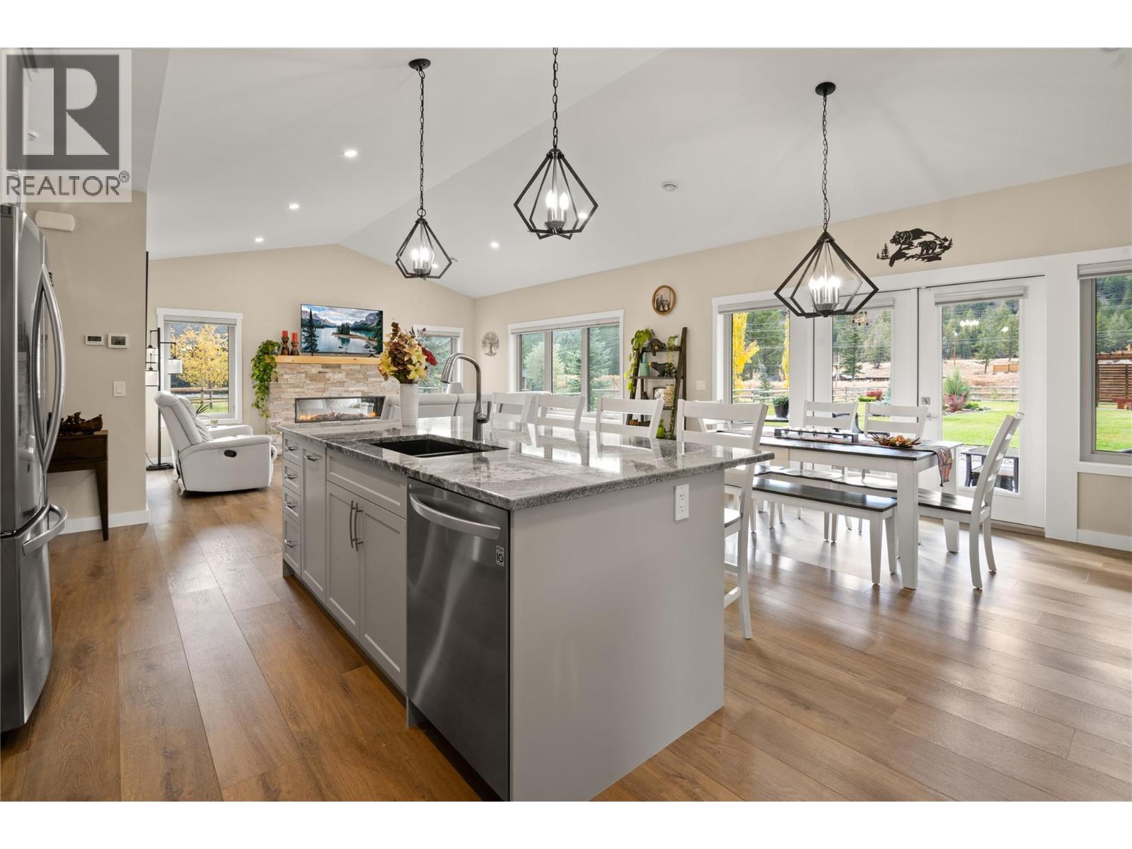 6909 Columbia Ridge Drive, Fairmont Hot Springs, British Columbia  V0B 1L2 - Photo 14 - 10365708