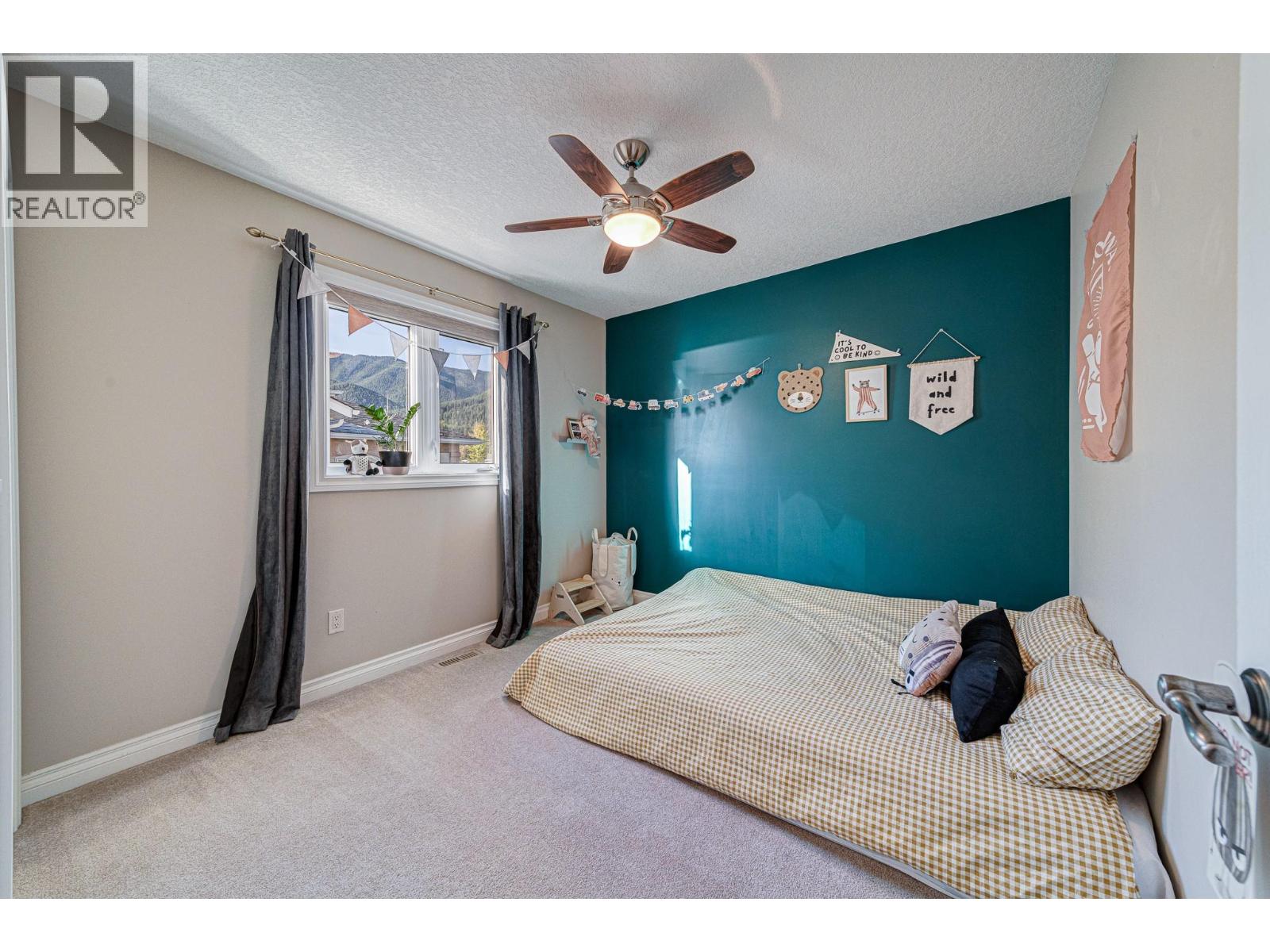 5 Caledonia Place, Elkford, British Columbia  V0B 1H0 - Photo 25 - 10365763