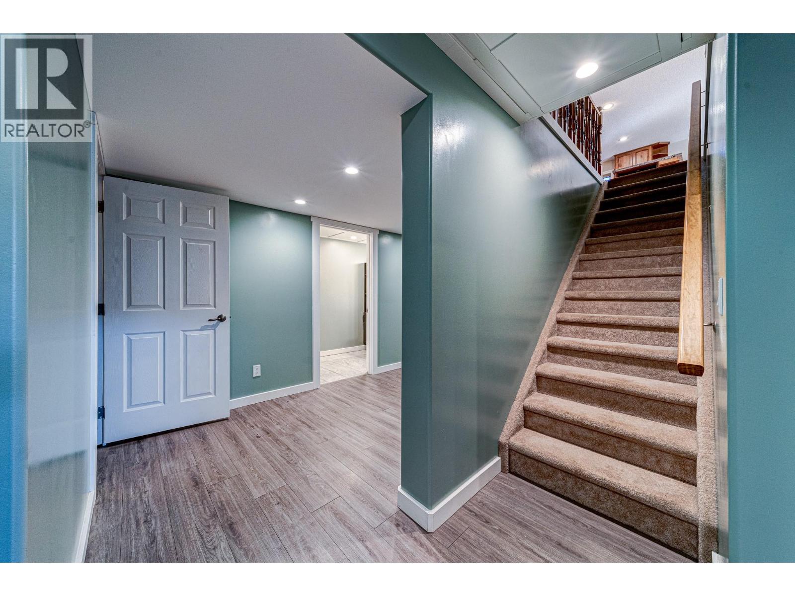 5 Caledonia Place, Elkford, British Columbia  V0B 1H0 - Photo 29 - 10365763