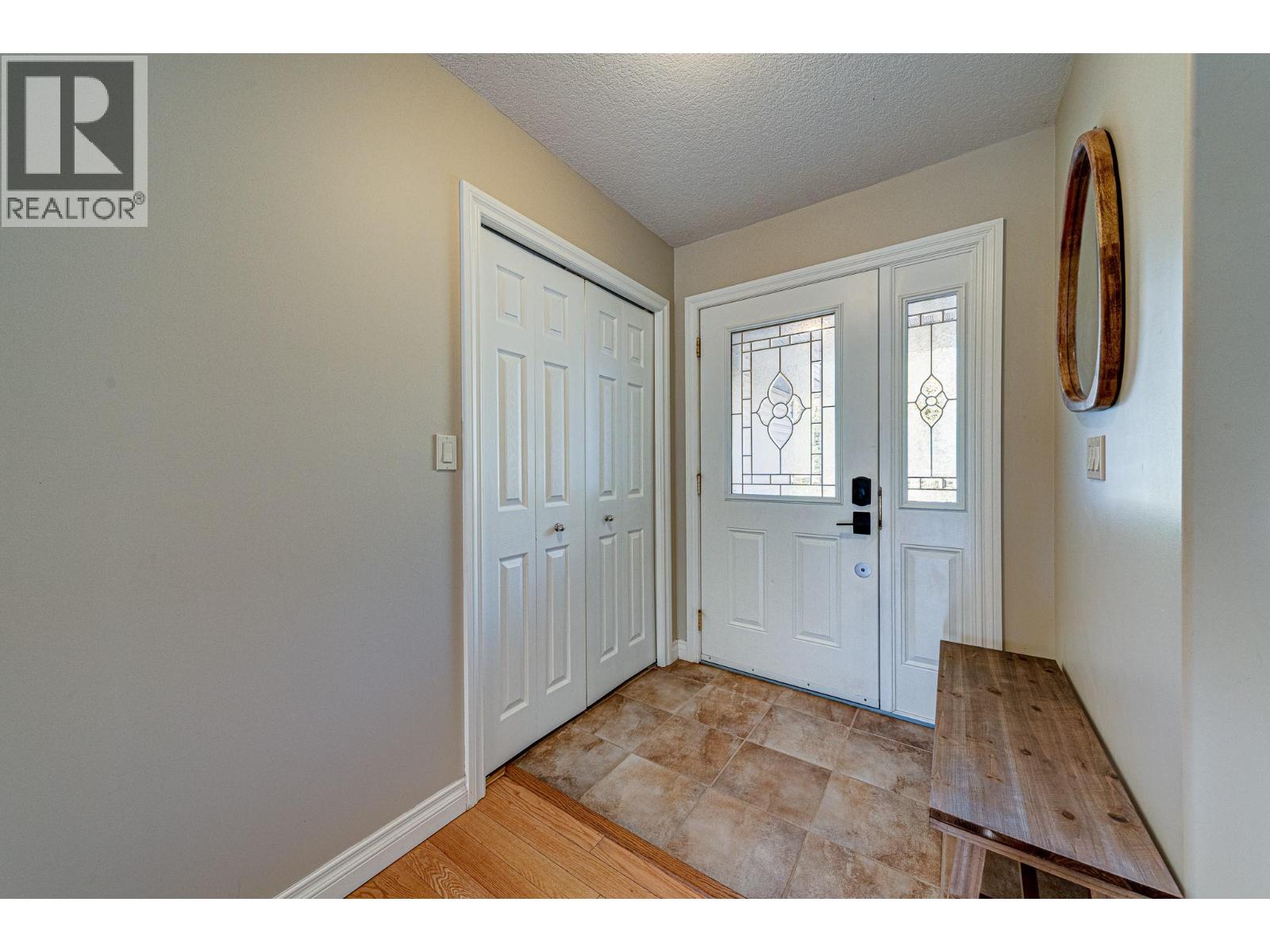 5 Caledonia Place, Elkford, British Columbia  V0B 1H0 - Photo 3 - 10365763