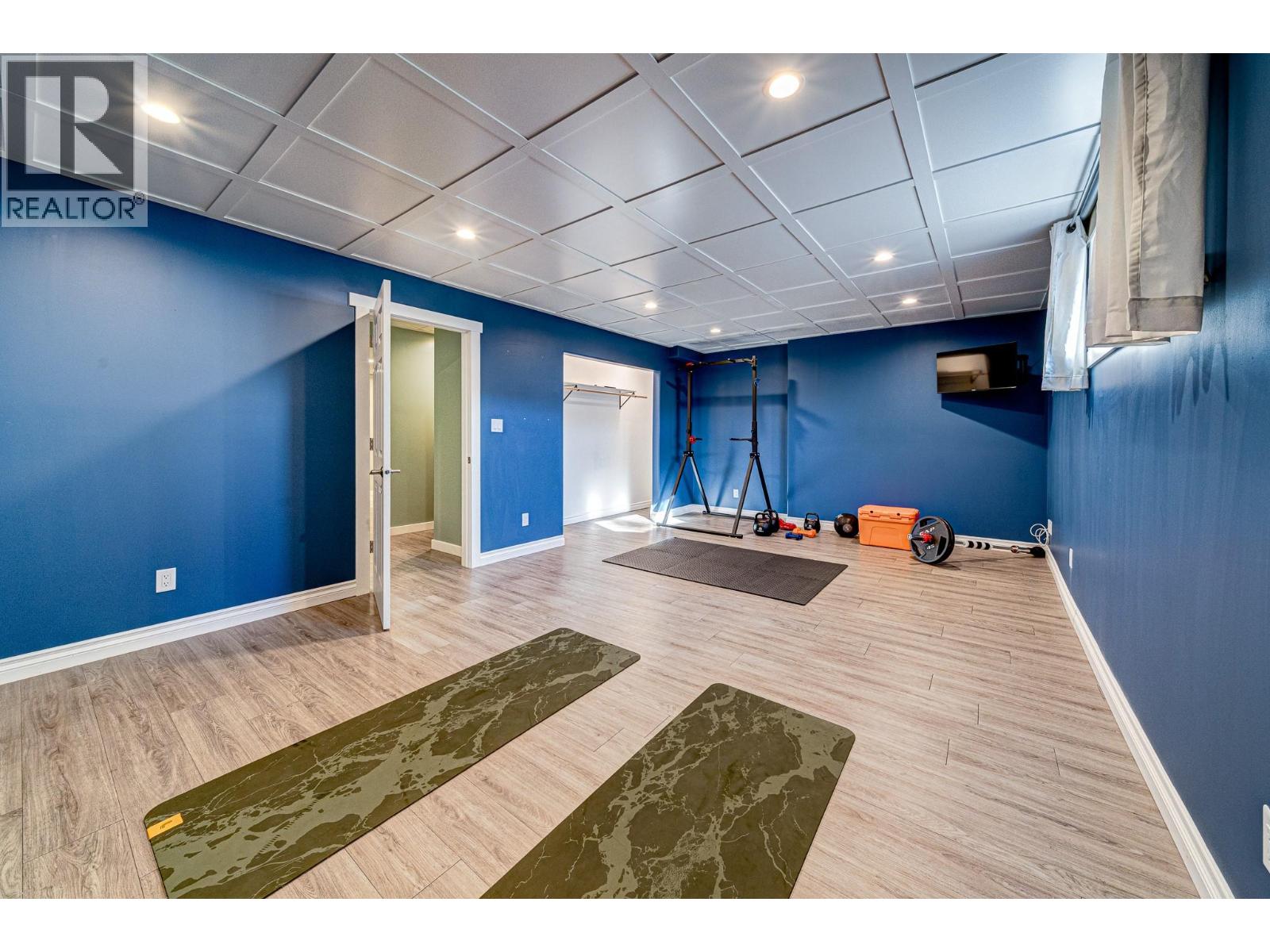 5 Caledonia Place, Elkford, British Columbia  V0B 1H0 - Photo 31 - 10365763