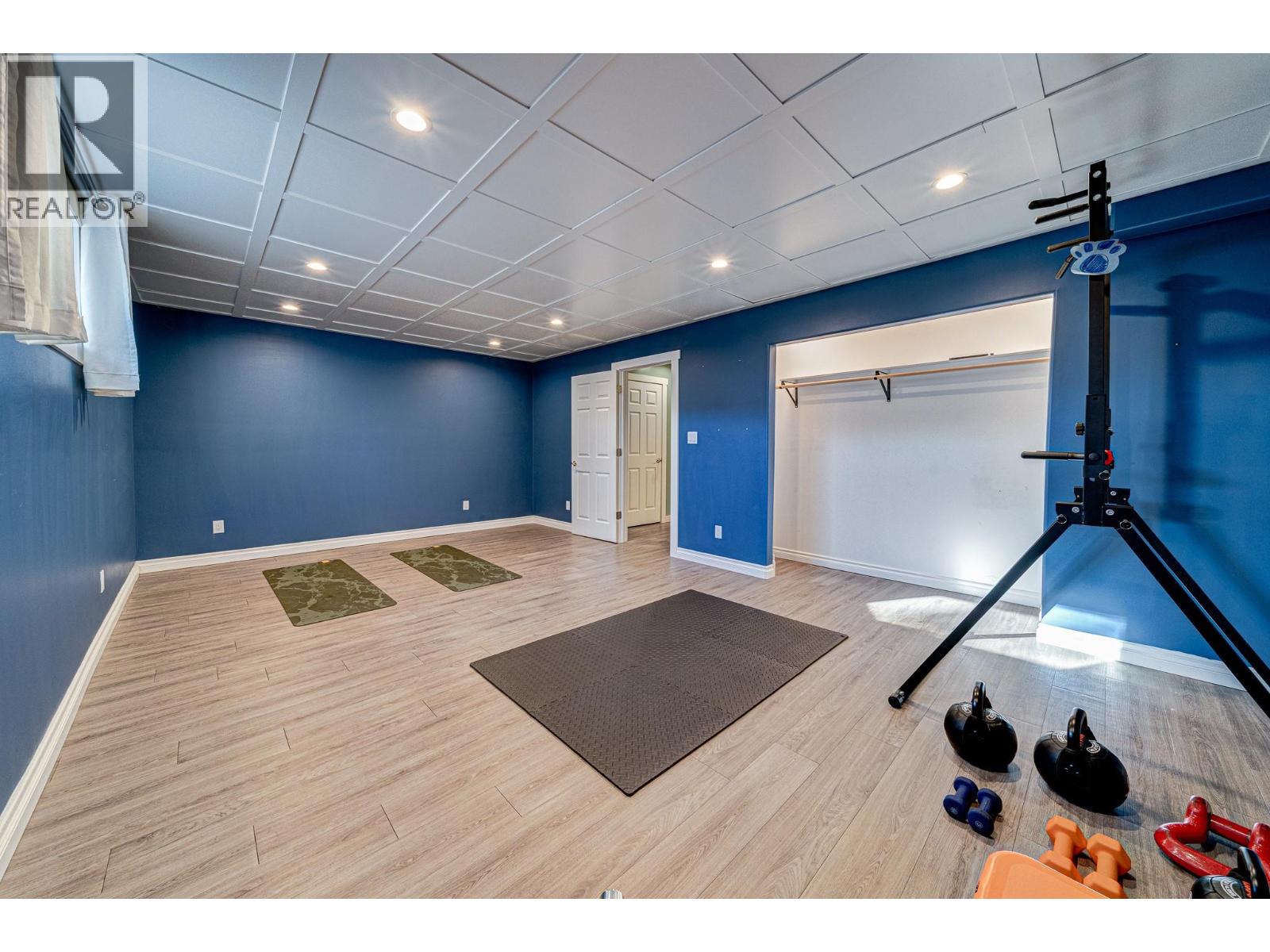 5 Caledonia Place, Elkford, British Columbia  V0B 1H0 - Photo 32 - 10365763