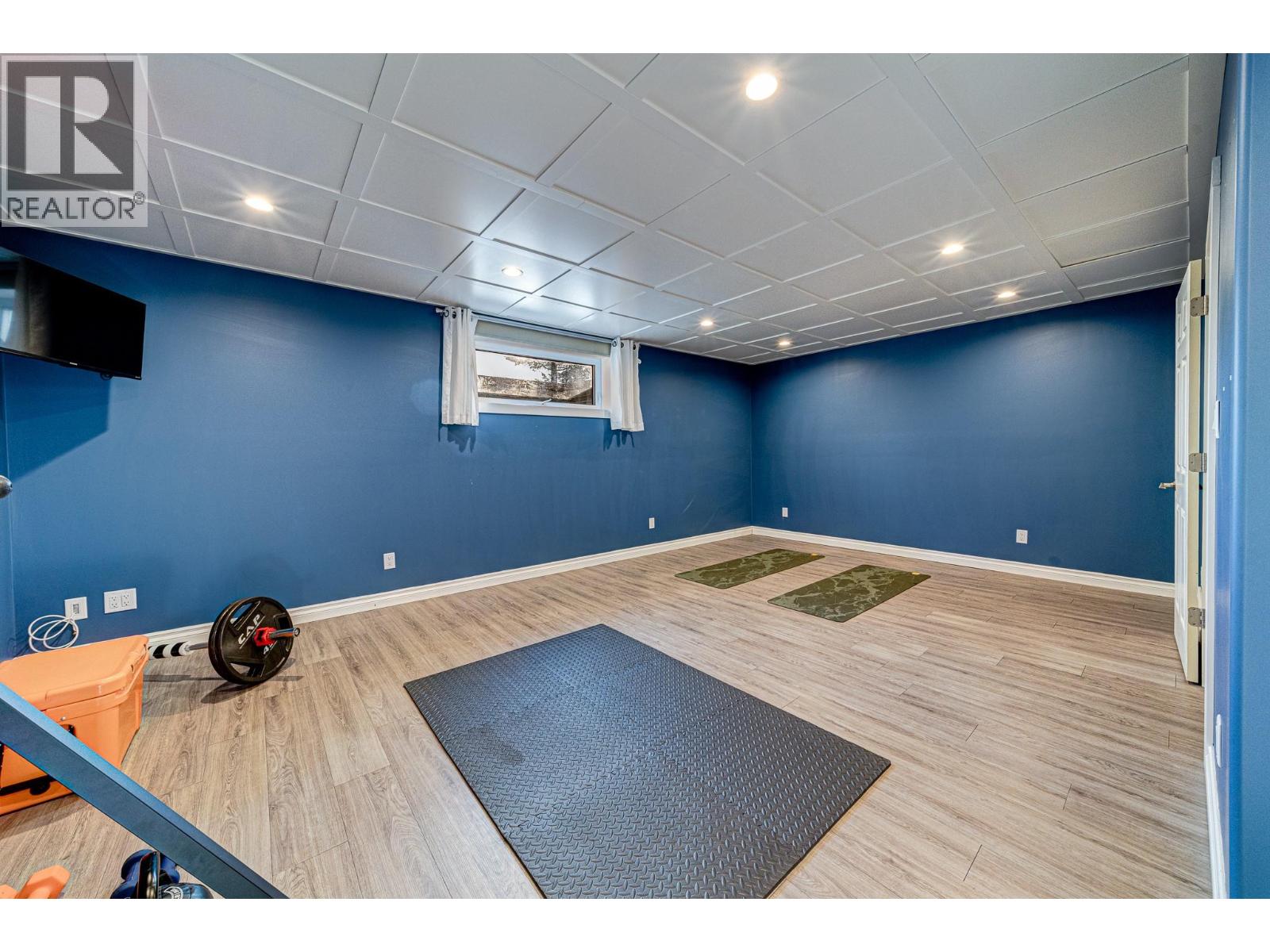 5 Caledonia Place, Elkford, British Columbia  V0B 1H0 - Photo 33 - 10365763