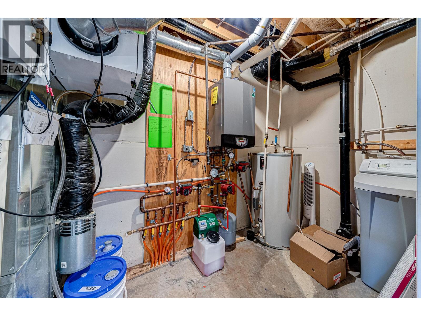 5 Caledonia Place, Elkford, British Columbia  V0B 1H0 - Photo 34 - 10365763