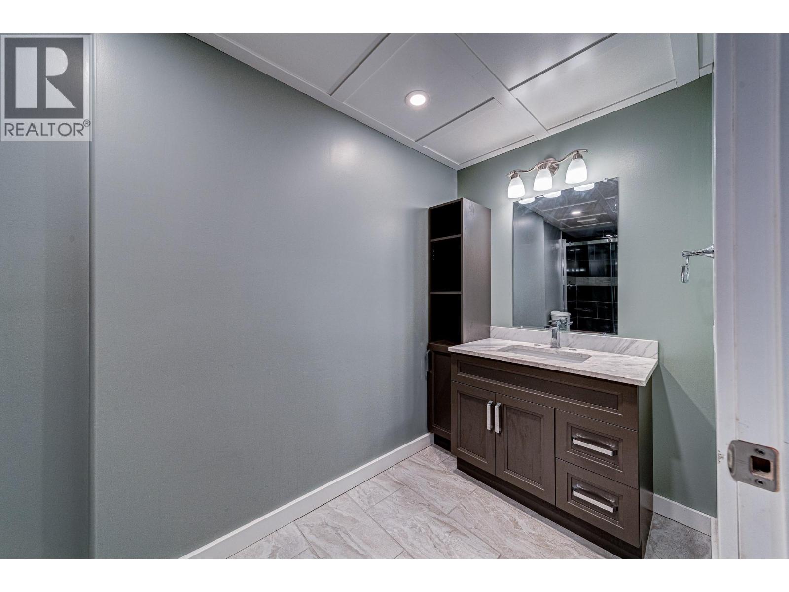 5 Caledonia Place, Elkford, British Columbia  V0B 1H0 - Photo 35 - 10365763