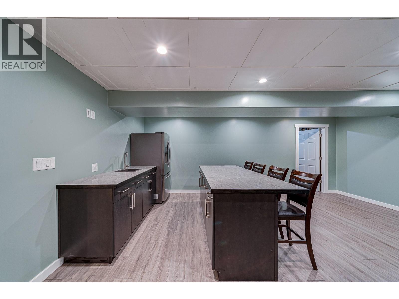 5 Caledonia Place, Elkford, British Columbia  V0B 1H0 - Photo 42 - 10365763