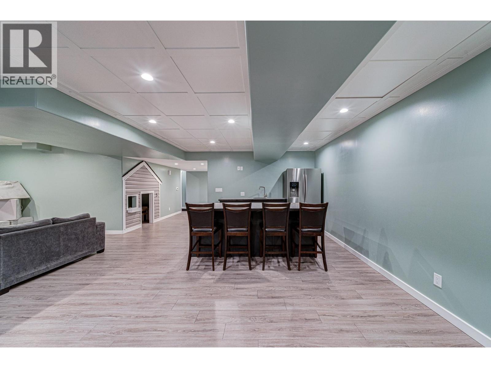 5 Caledonia Place, Elkford, British Columbia  V0B 1H0 - Photo 44 - 10365763