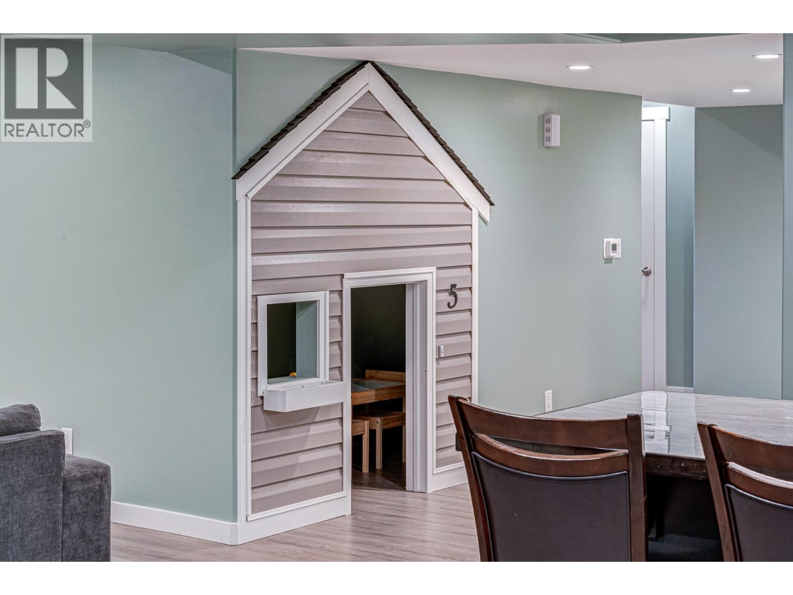 5 Caledonia Place, Elkford, British Columbia  V0B 1H0 - Photo 62 - 10365763