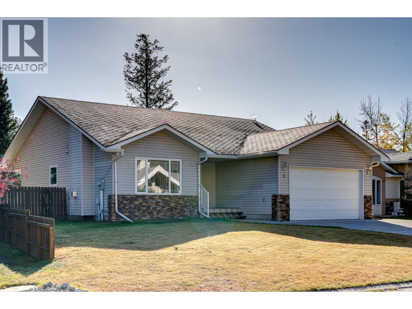 5 Caledonia Place, Elkford, British Columbia  V0B 1H0 - Photo 66 - 10365763