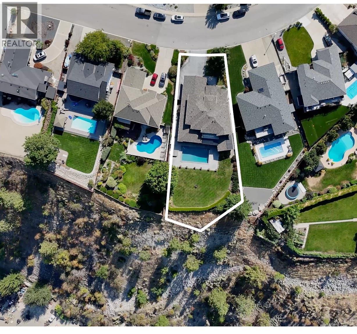 137 Westview Drive, Penticton, British Columbia  V2A 7V9 - Photo 2 - 10365396